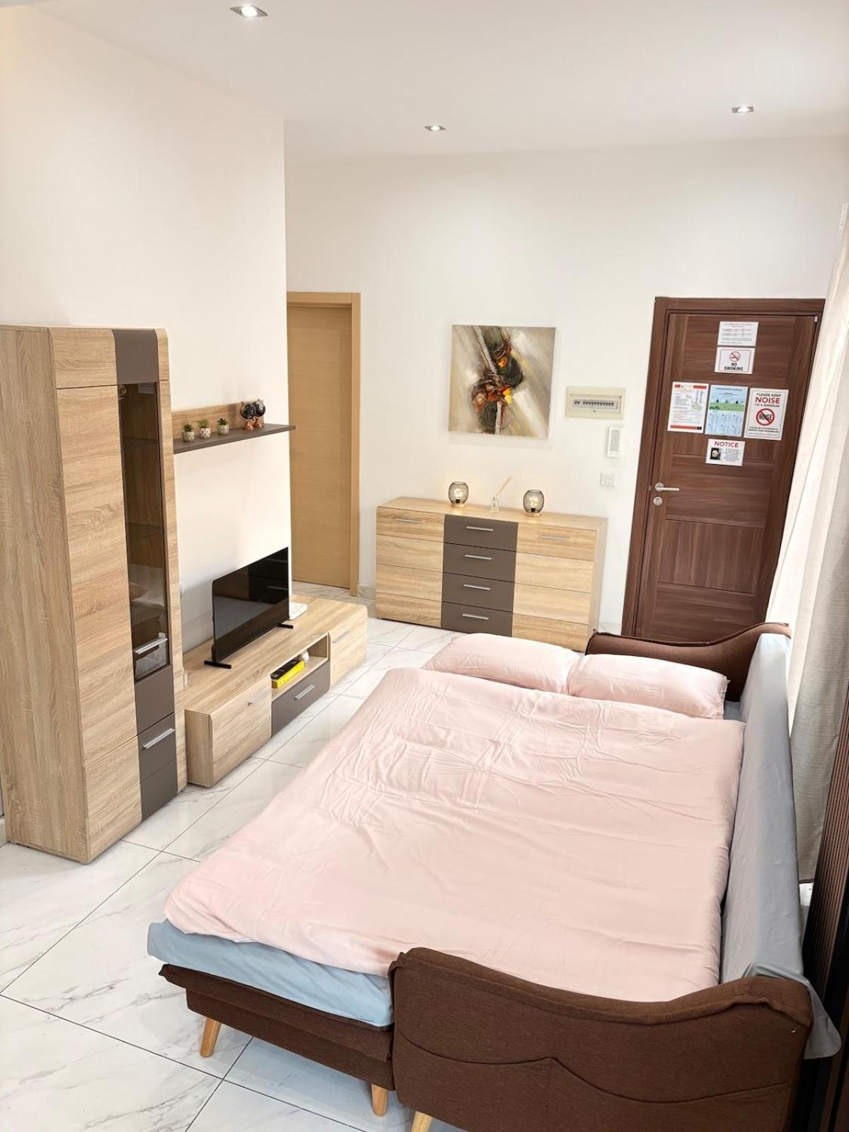 Apartment Paceville For Groups!